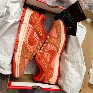 AUTHENTIC Nike winter solstice low dunk sneakers